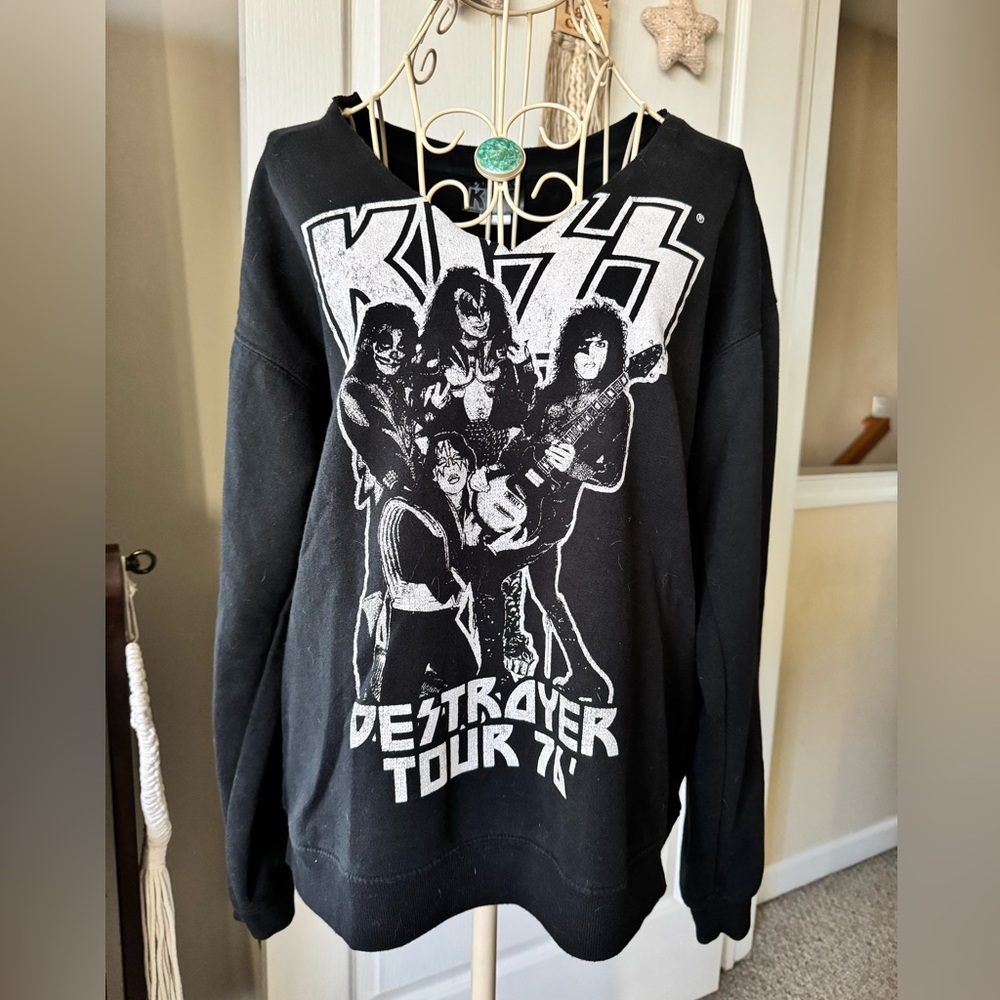 Sweatshirt